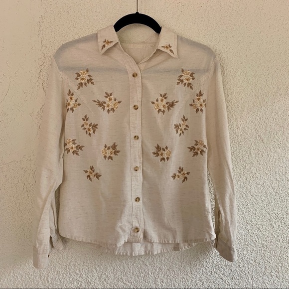 Embroidered Floral Collar Button Top - Picture 1 of 4